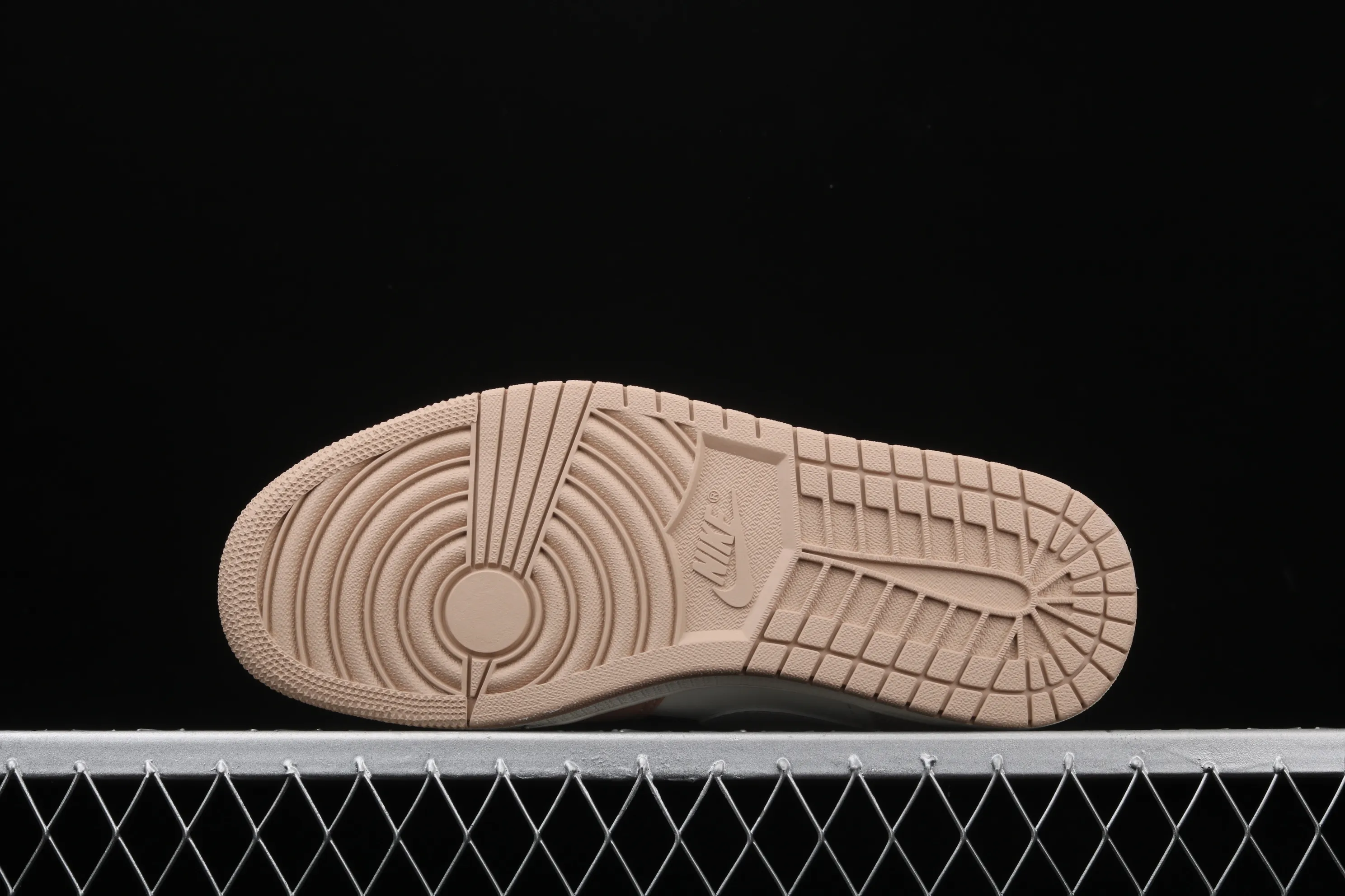 All categories Air Jordan Jordan series basketball shoes Air Jordan 1 Mid Air Jordan 1 Mid AJ1 Joe 1 Khaki Milan light gray beige stitching milky white mid-top CV3044-100
